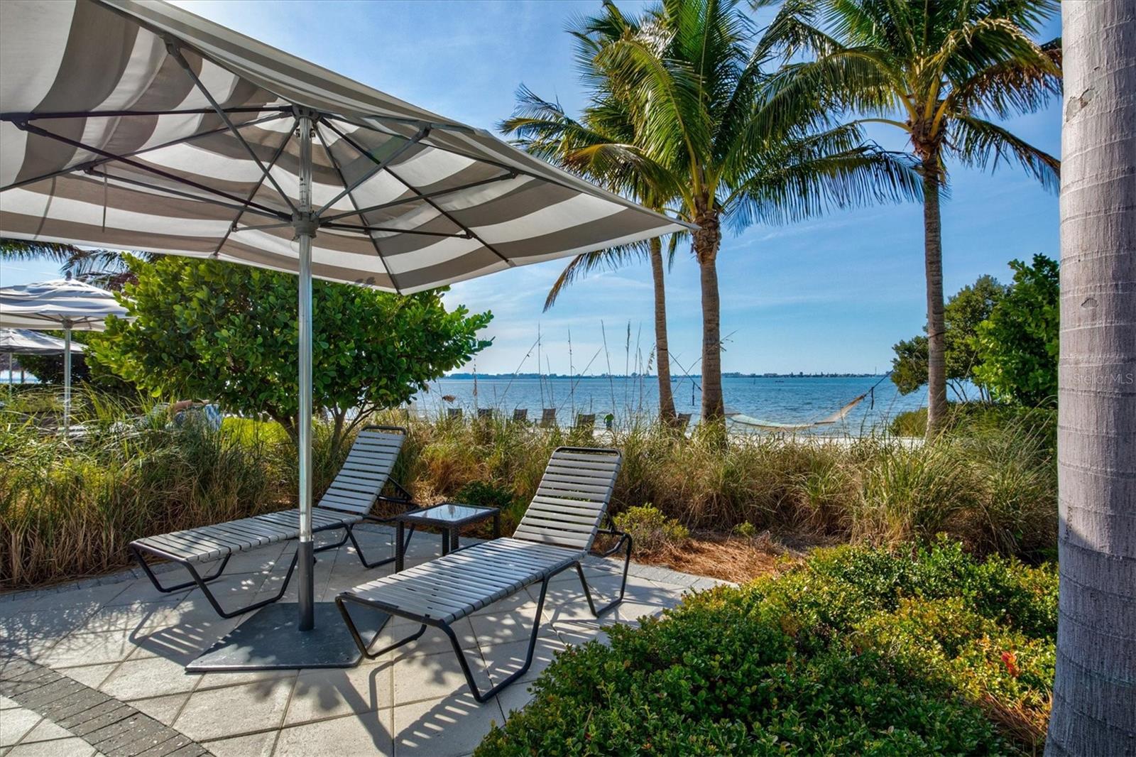 322 COMPASS POINT DR #201