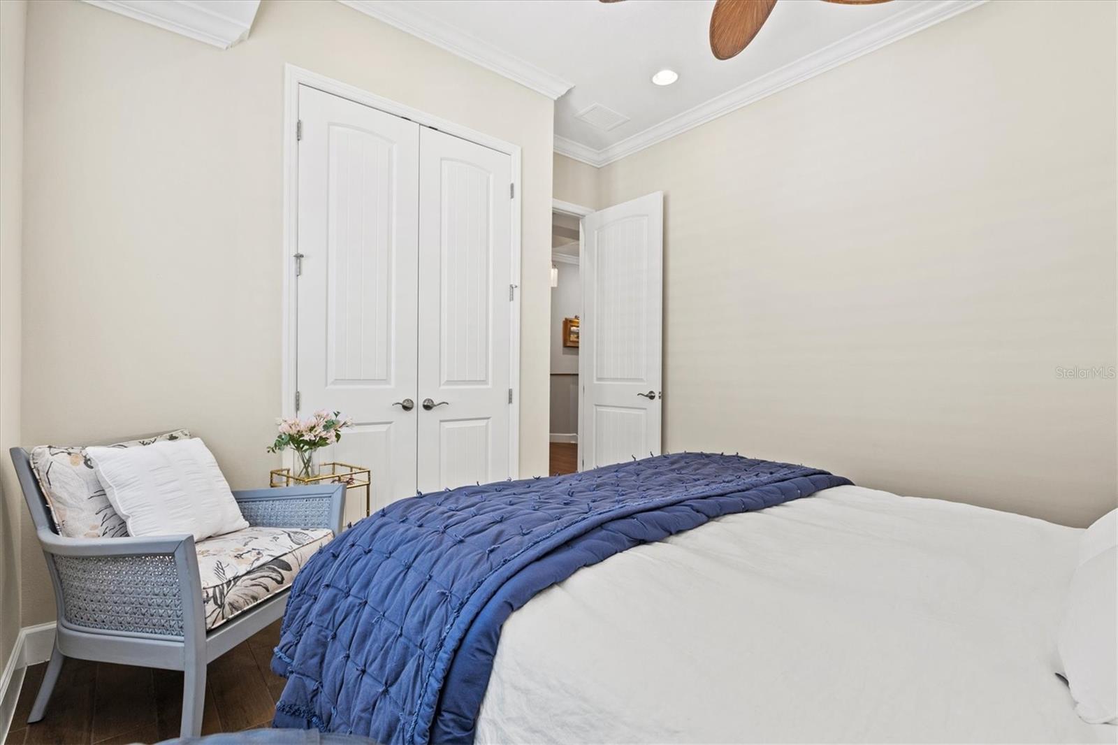 322 COMPASS POINT DR #201