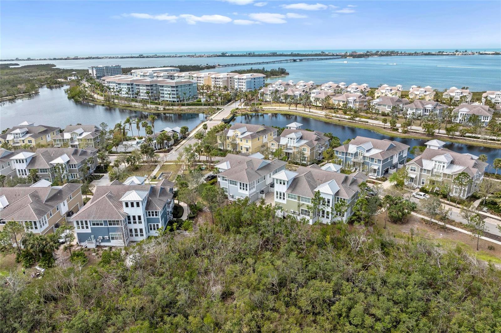 315 SAPPHIRE LAKE DR #202