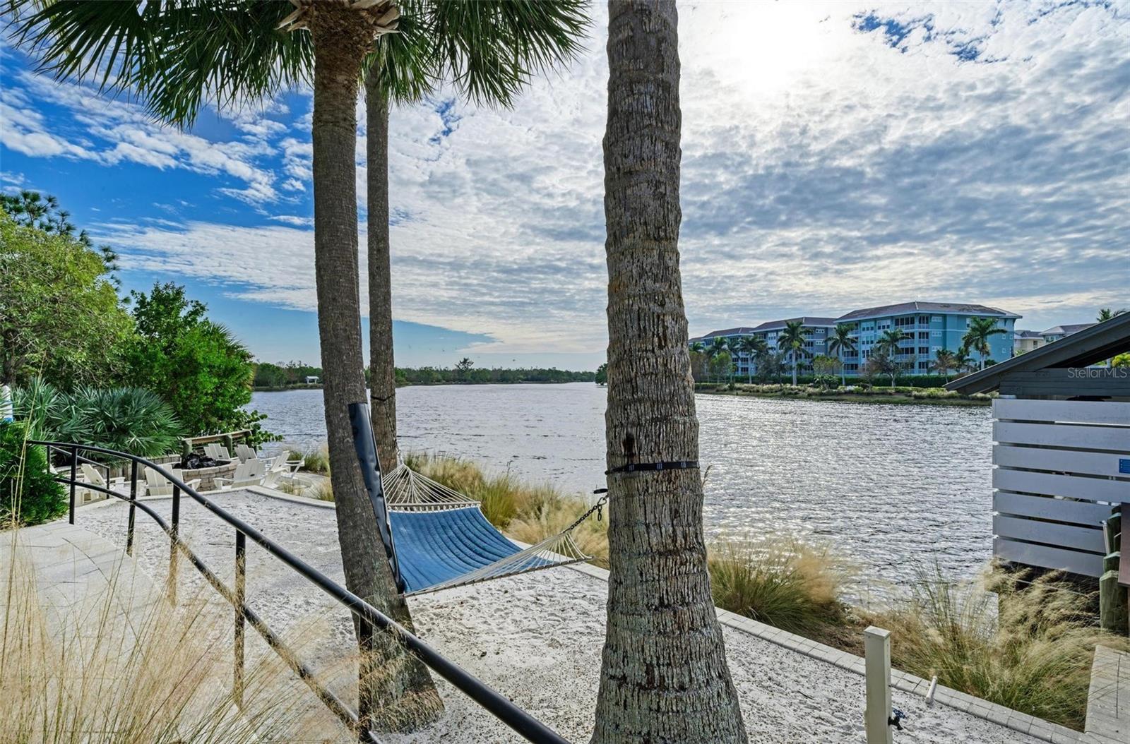 315 SAPPHIRE LAKE DR #202