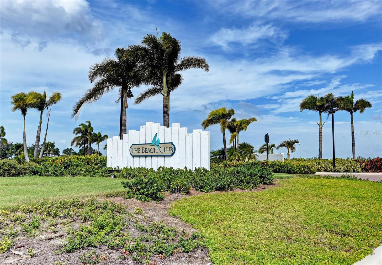 315 SAPPHIRE LAKE DR #202