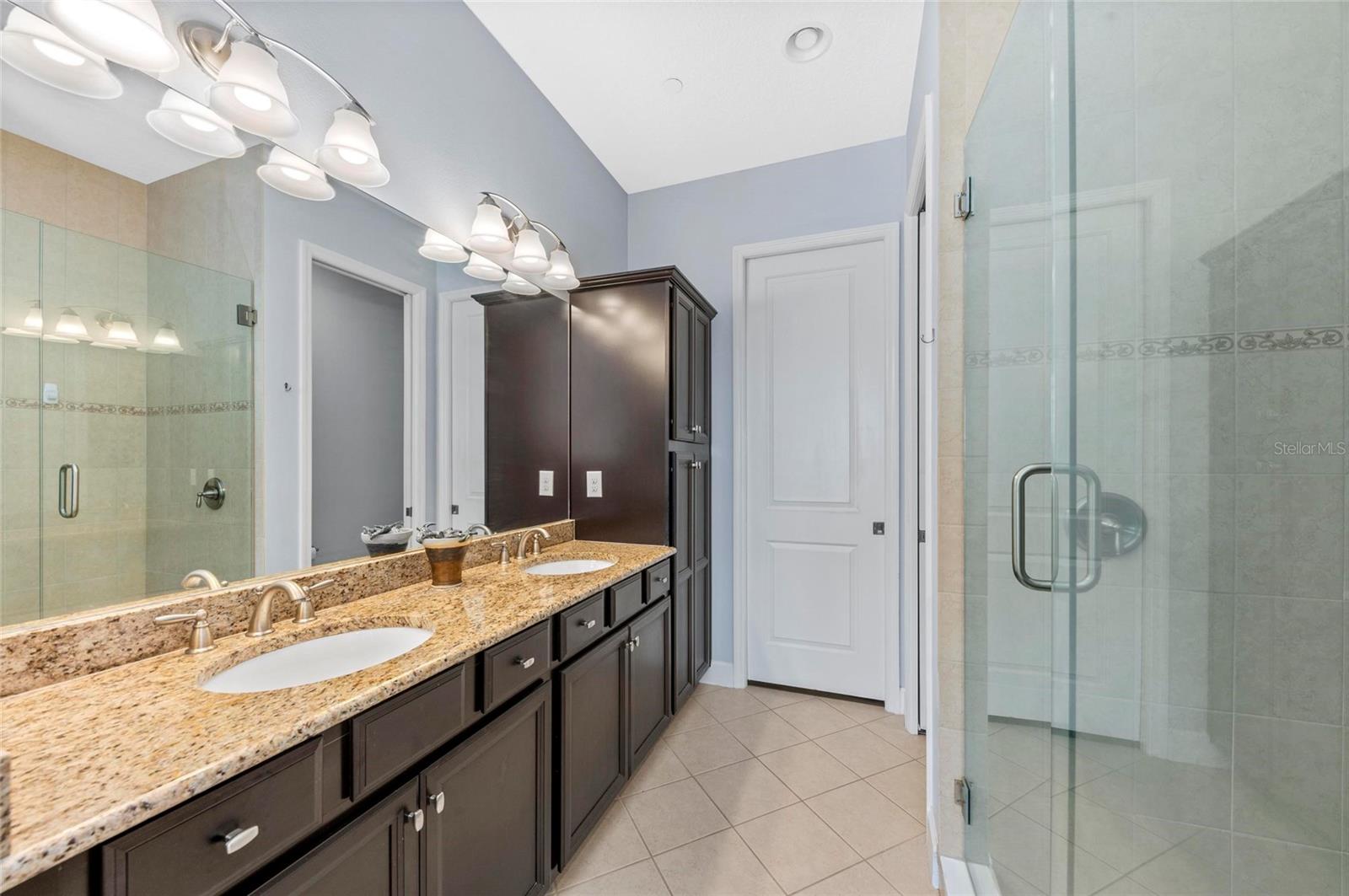 315 SAPPHIRE LAKE DR #202