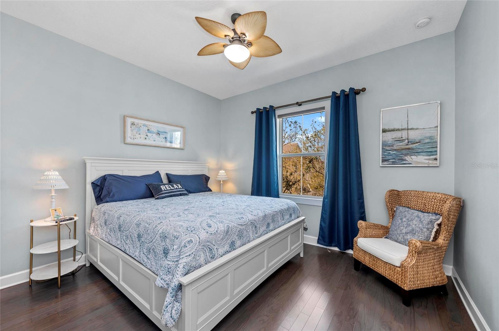 315 SAPPHIRE LAKE DR #202