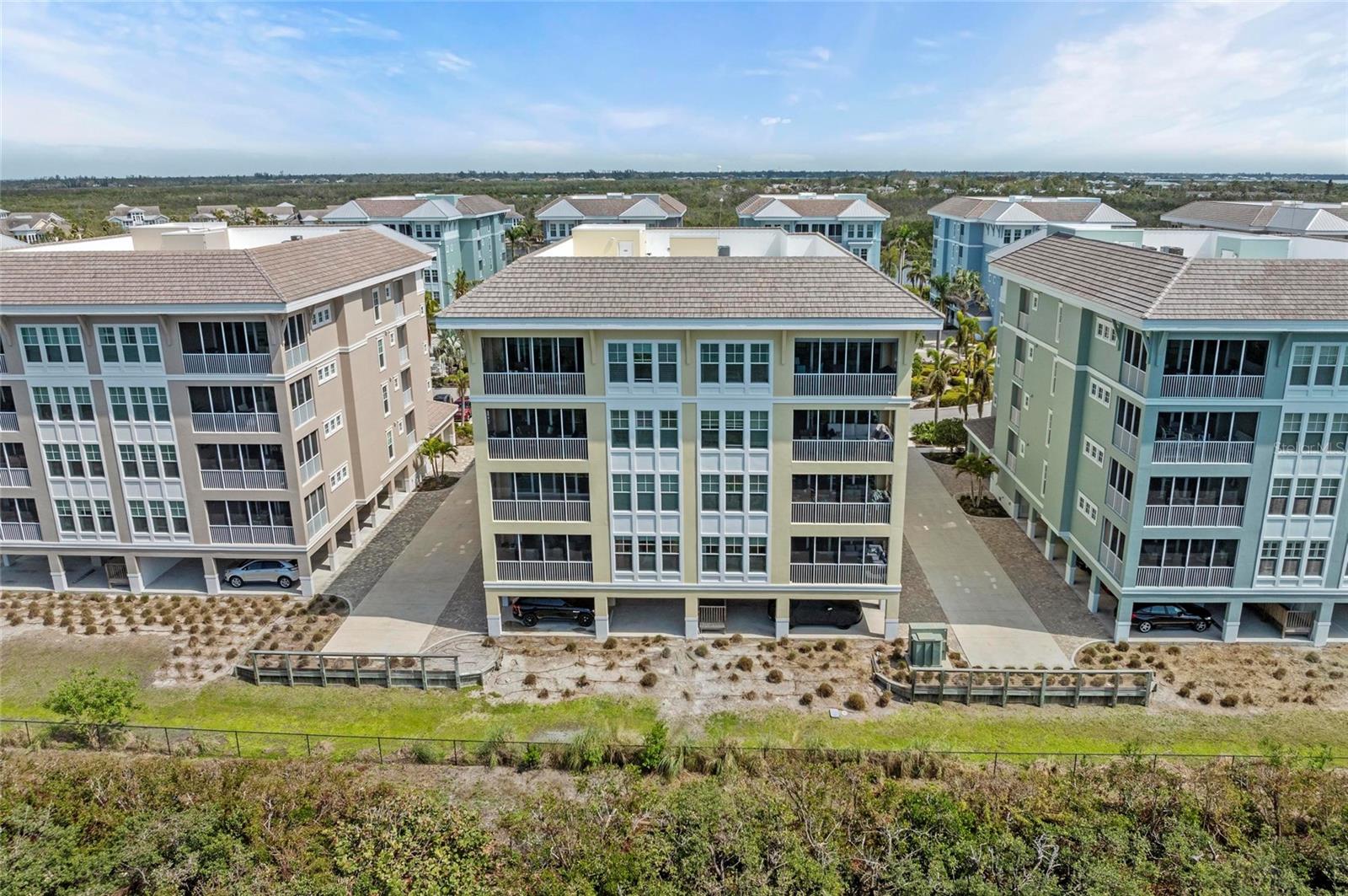 384 ARUBA CIR #103