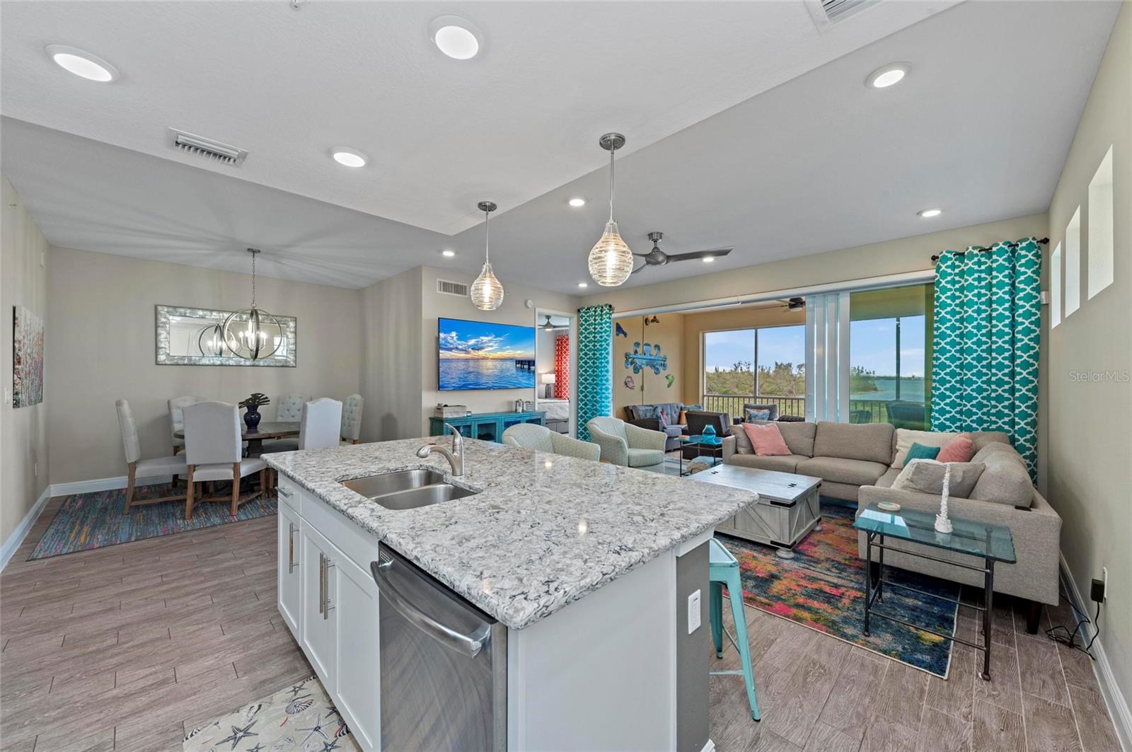 384 ARUBA CIR #103