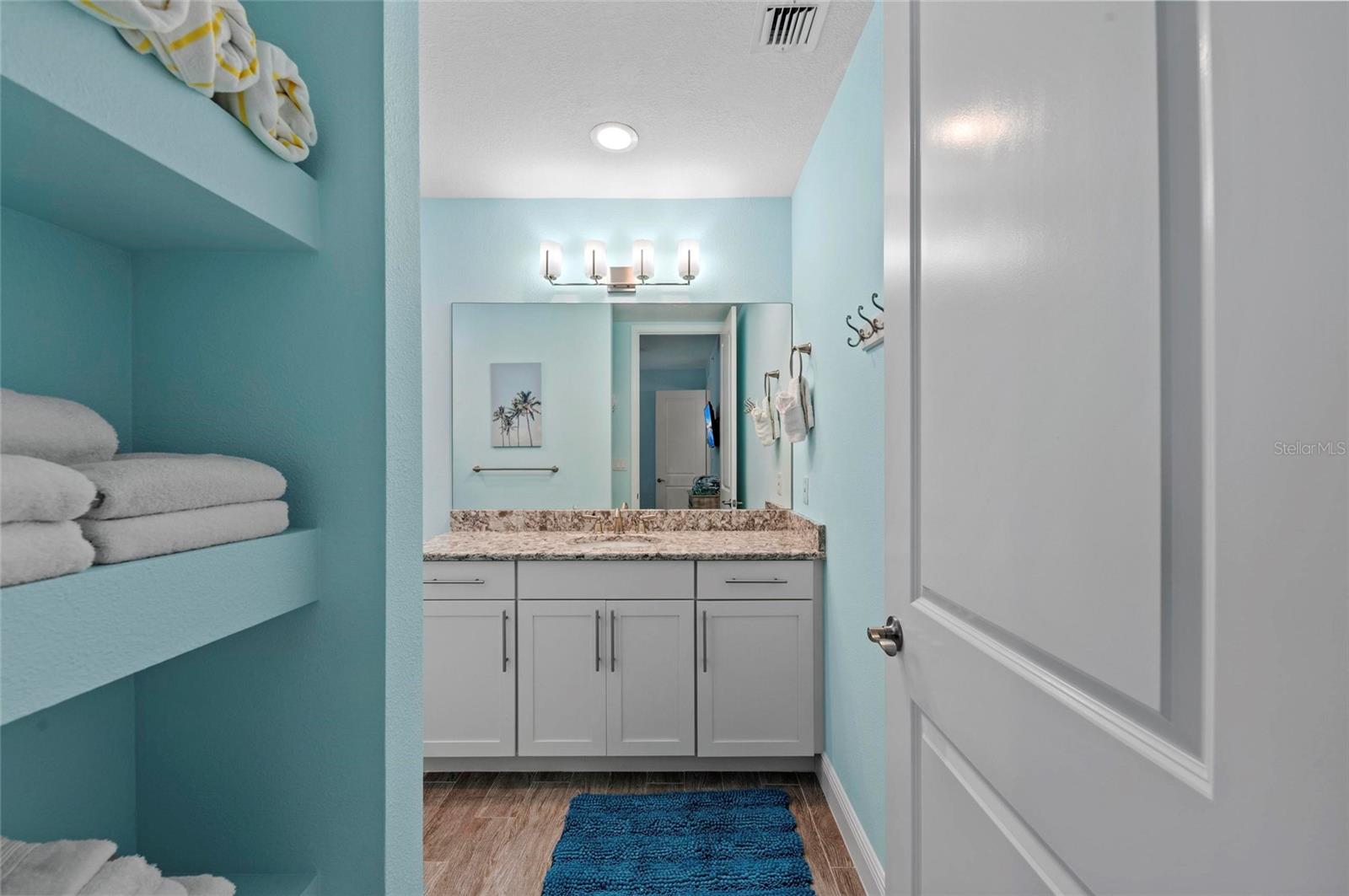 384 ARUBA CIR #103