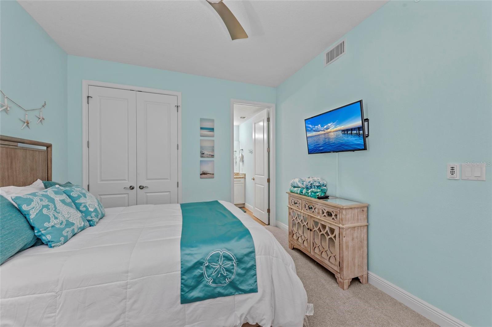 384 ARUBA CIR #103