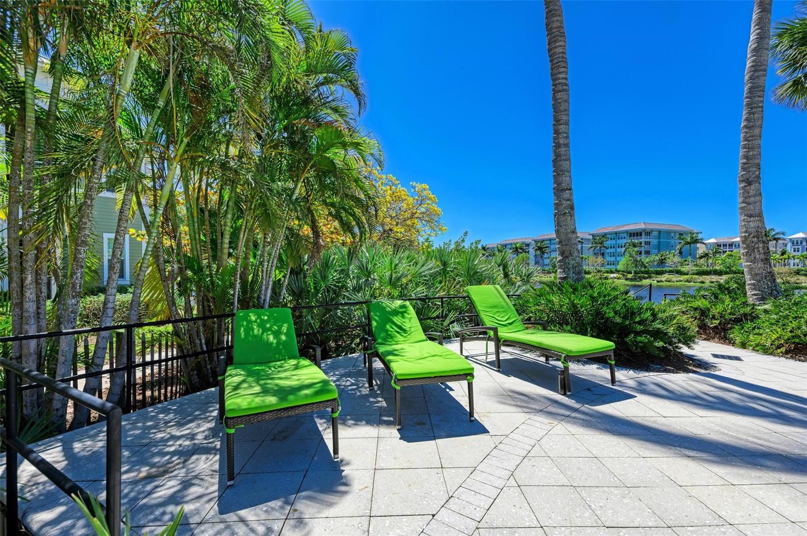 358 COMPASS POINT DR #101