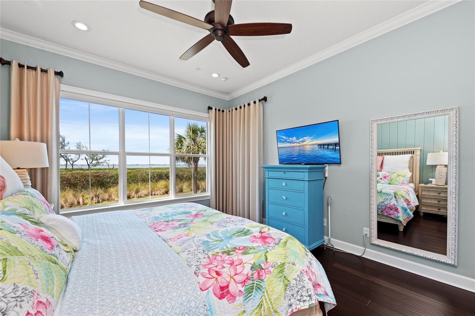 358 COMPASS POINT DR #101