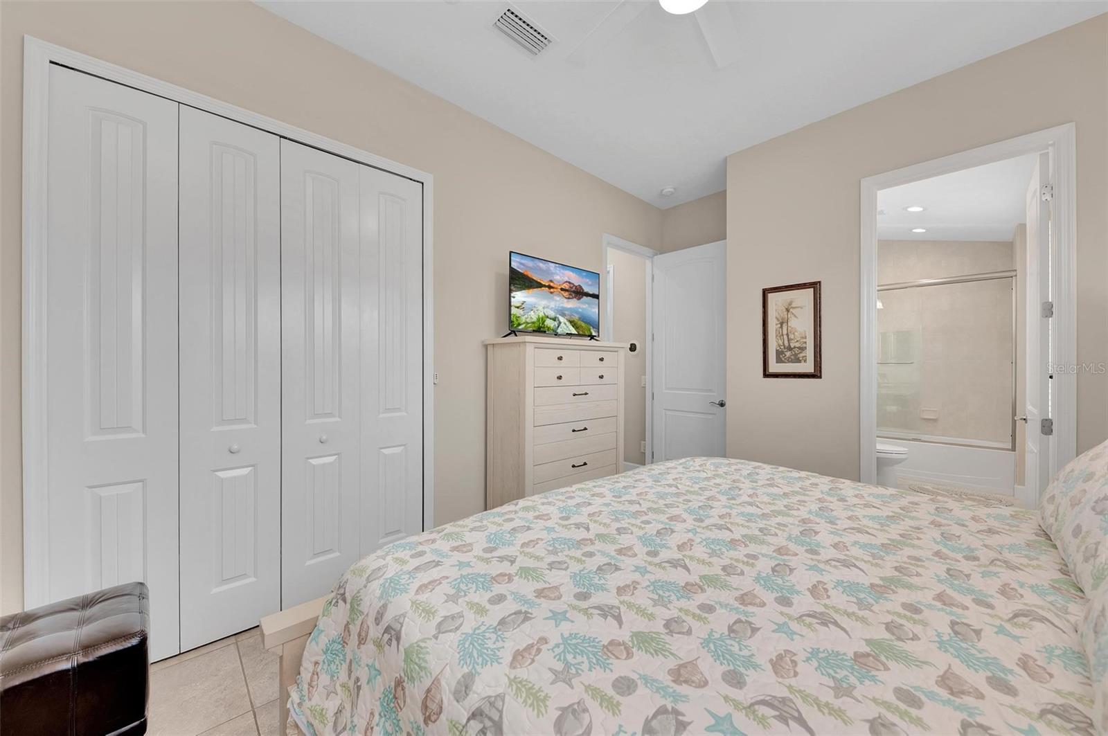 282 SAPPHIRE LAKE DRIVE DR #201