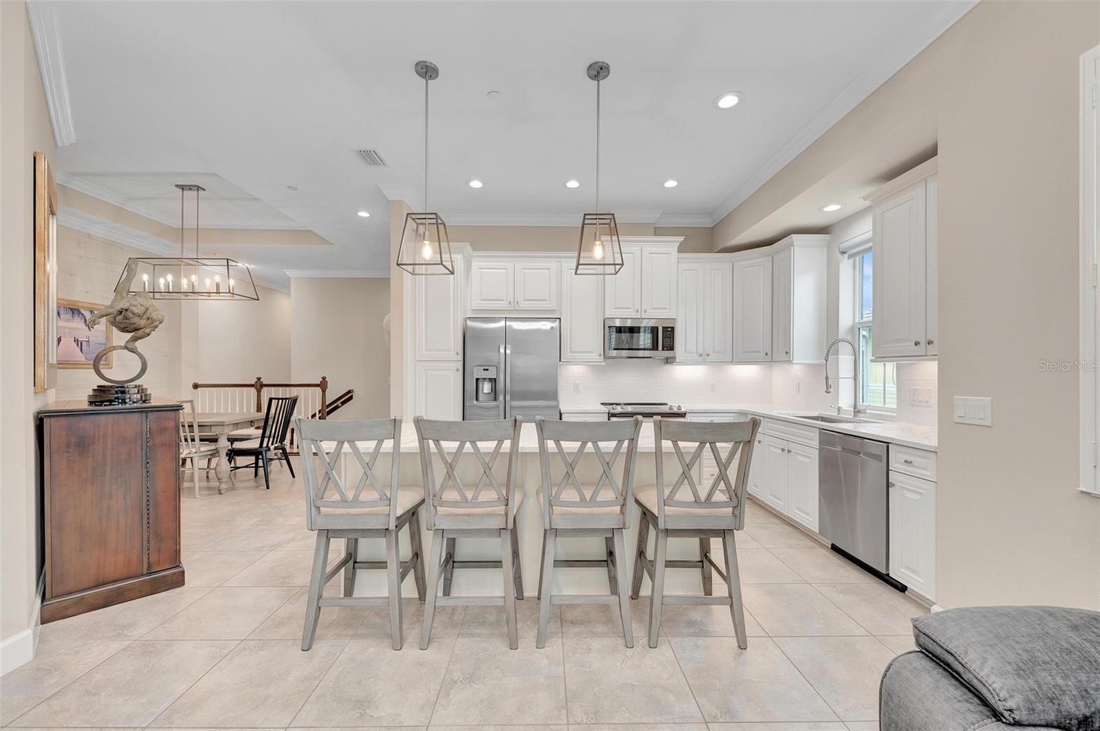 282 SAPPHIRE LAKE DRIVE DR #201