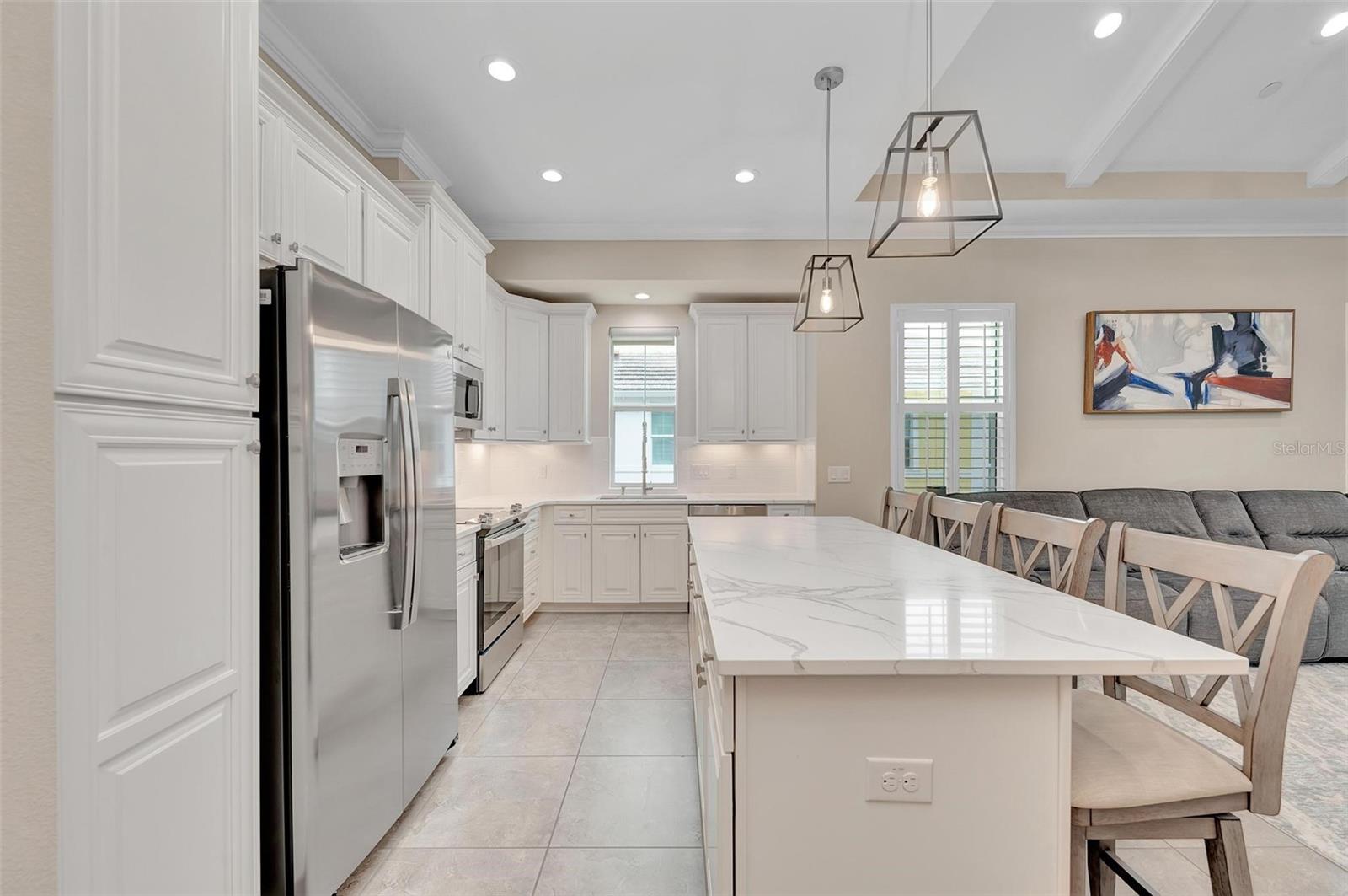 282 SAPPHIRE LAKE DRIVE DR #201