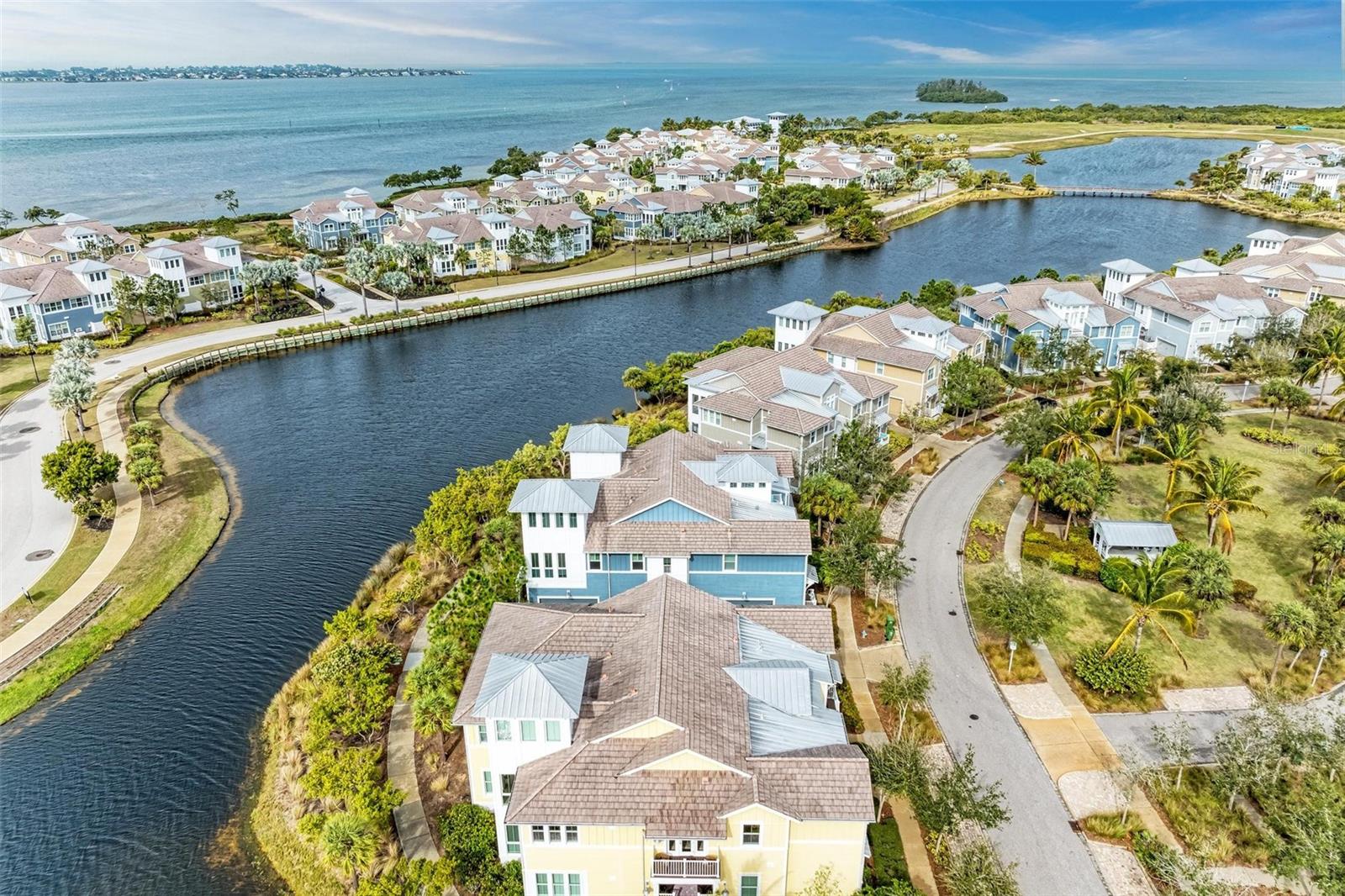 282 SAPPHIRE LAKE DRIVE DR #201