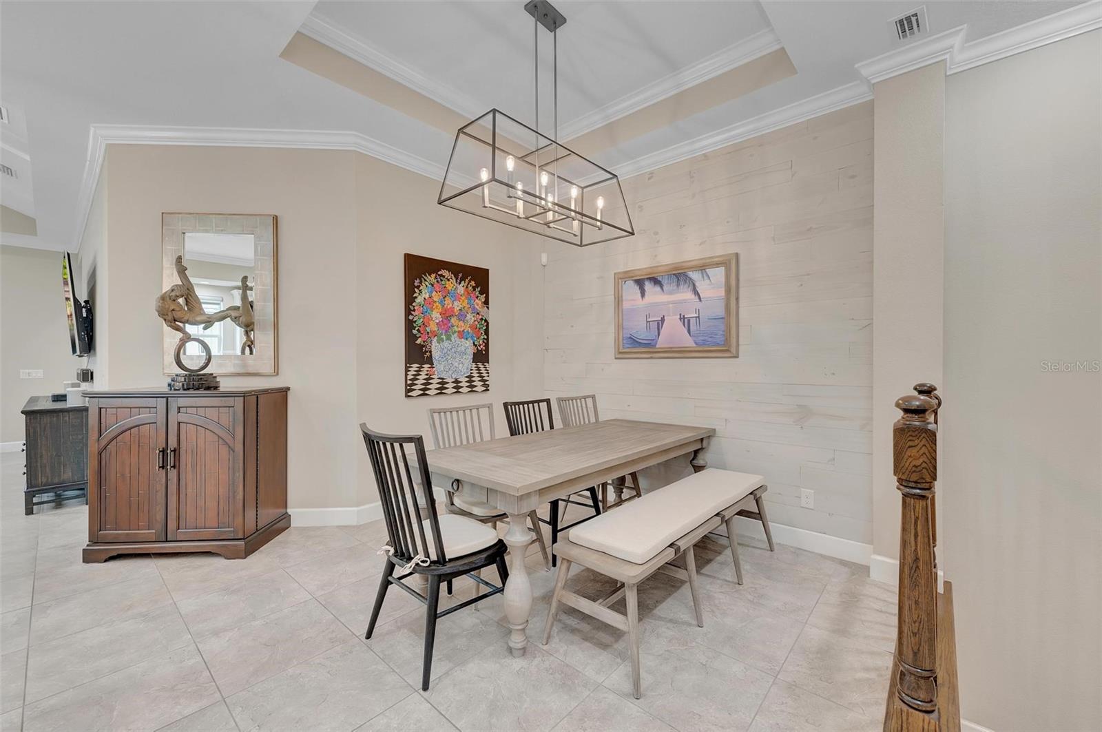 282 SAPPHIRE LAKE DRIVE DR #201