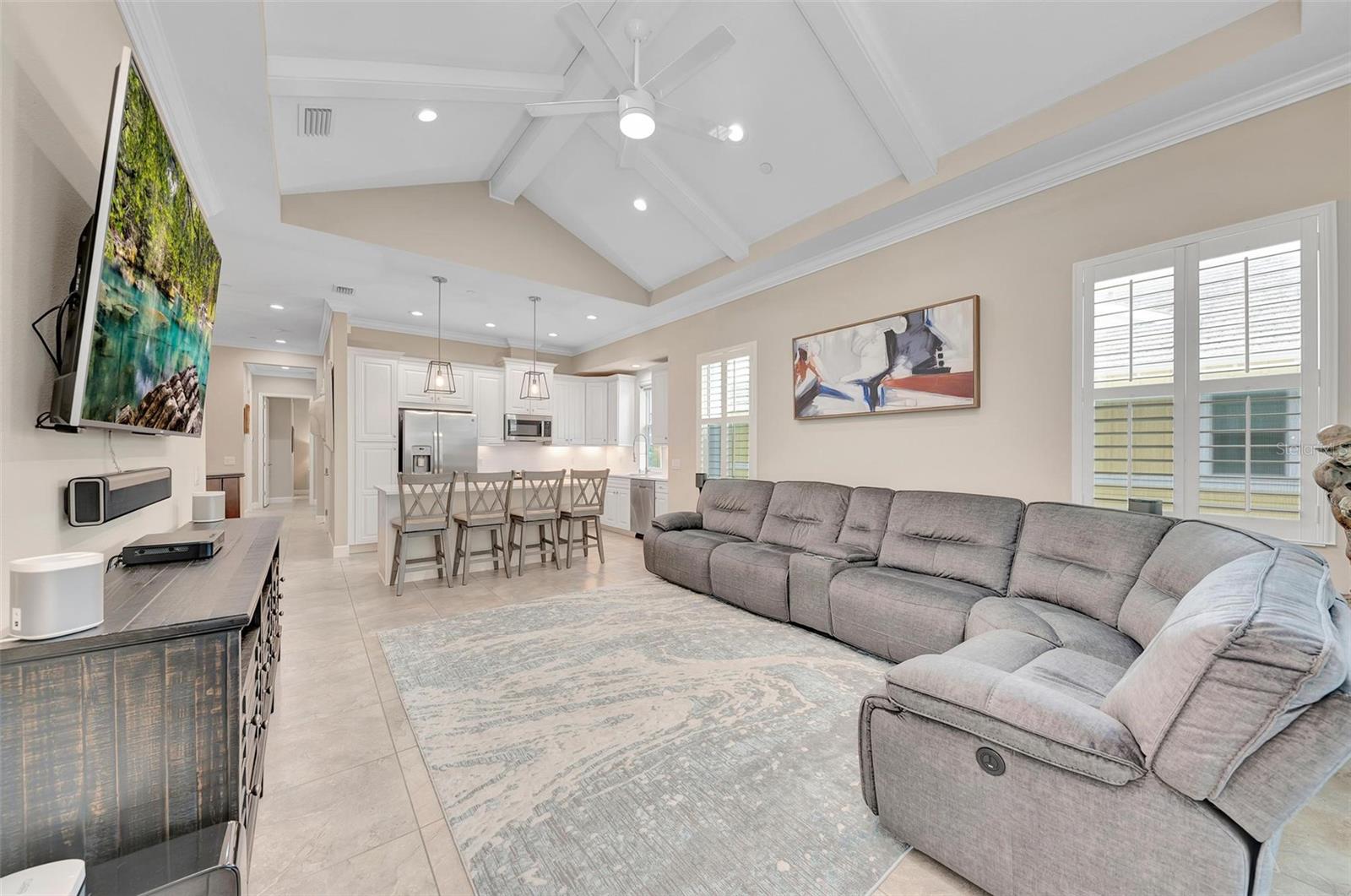 282 SAPPHIRE LAKE DRIVE DR #201