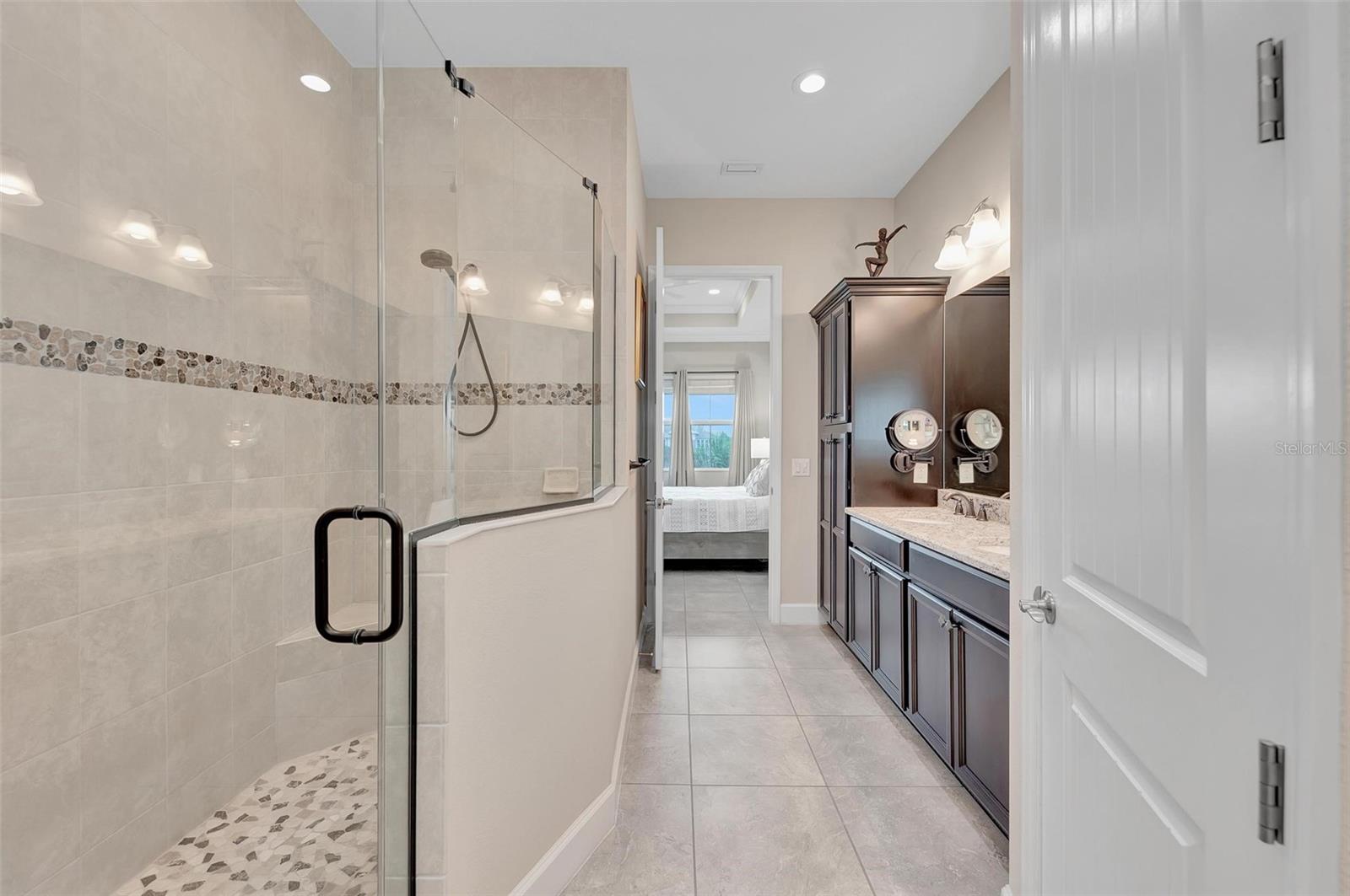 282 SAPPHIRE LAKE DRIVE DR #201