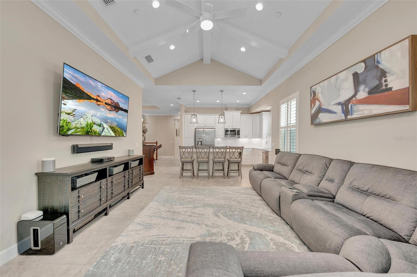 282 SAPPHIRE LAKE DRIVE DR #201