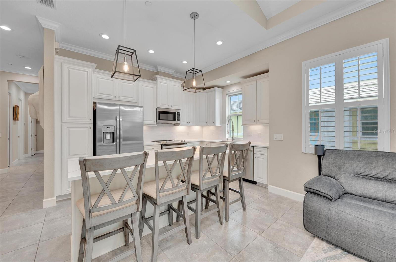 282 SAPPHIRE LAKE DRIVE DR #201