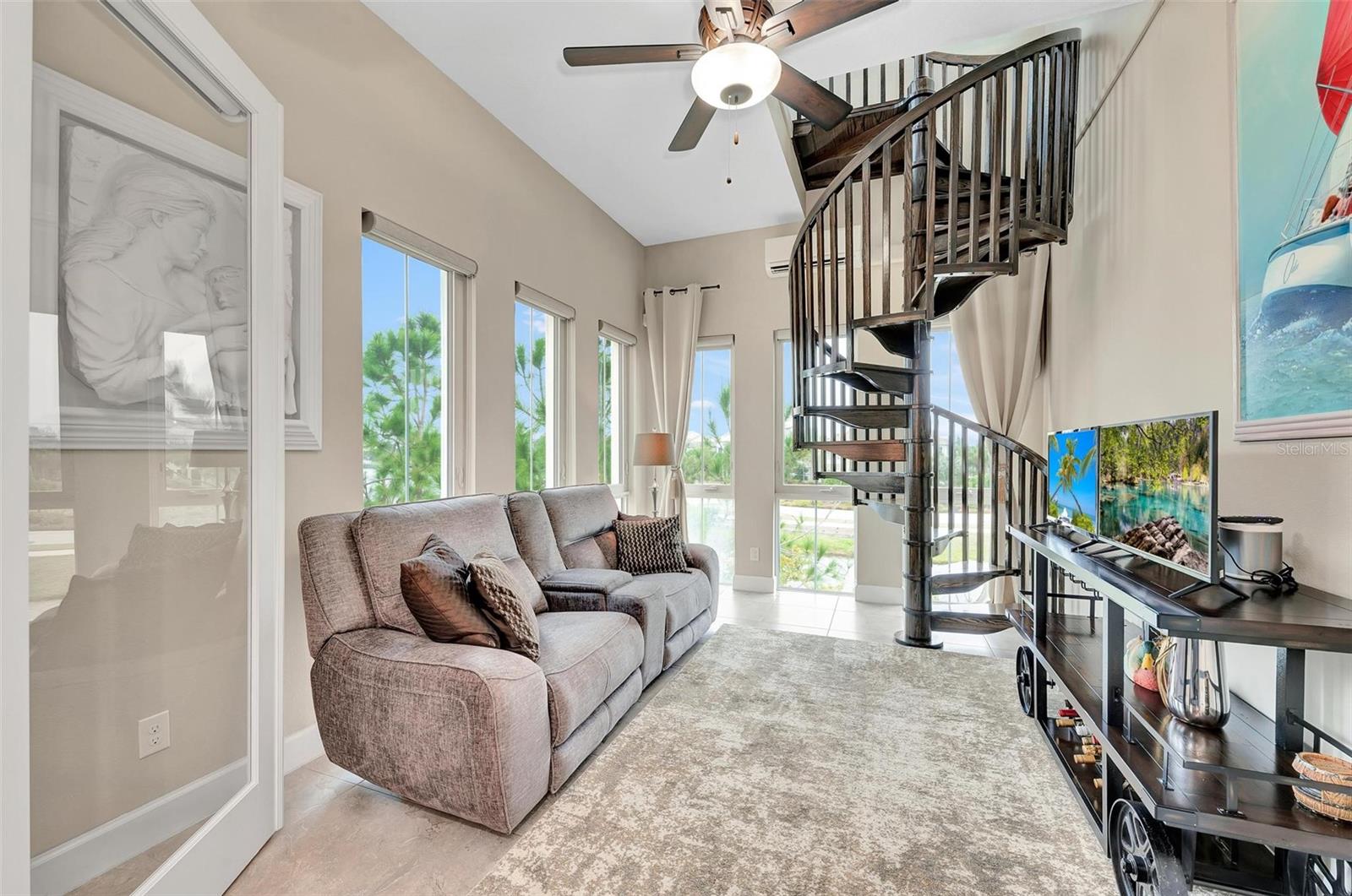 282 SAPPHIRE LAKE DRIVE DR #201