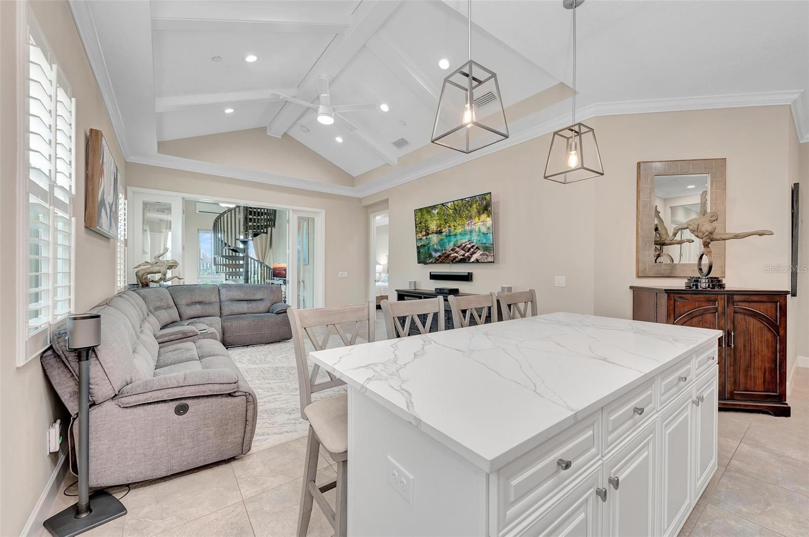 282 SAPPHIRE LAKE DRIVE DR #201