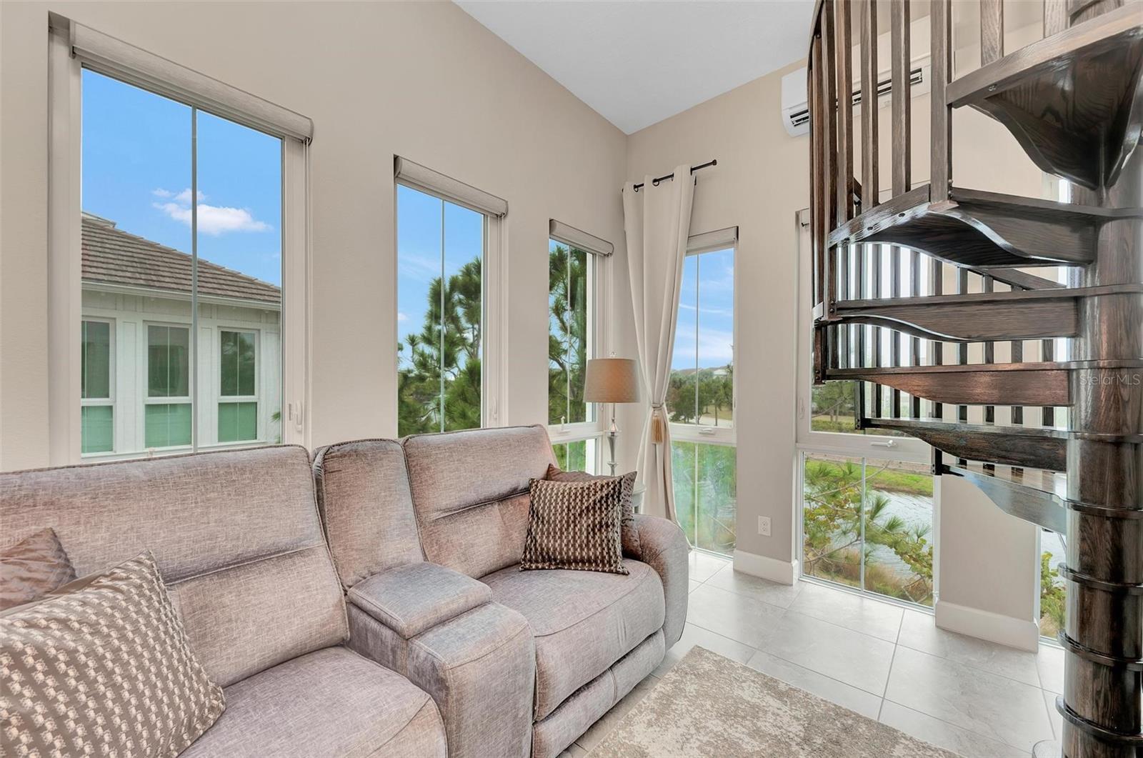 282 SAPPHIRE LAKE DRIVE DR #201