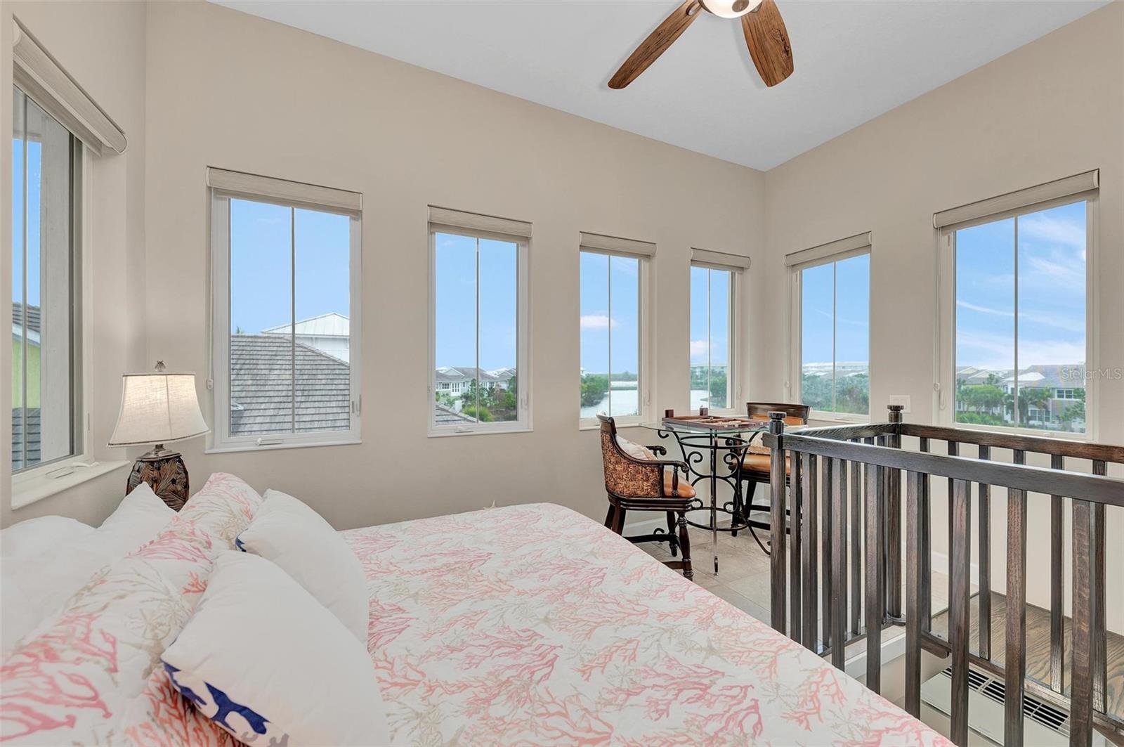 282 SAPPHIRE LAKE DRIVE DR #201