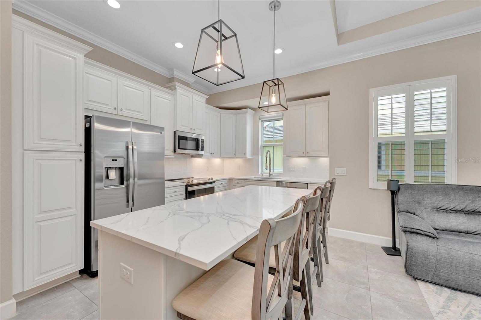 282 SAPPHIRE LAKE DRIVE DR #201