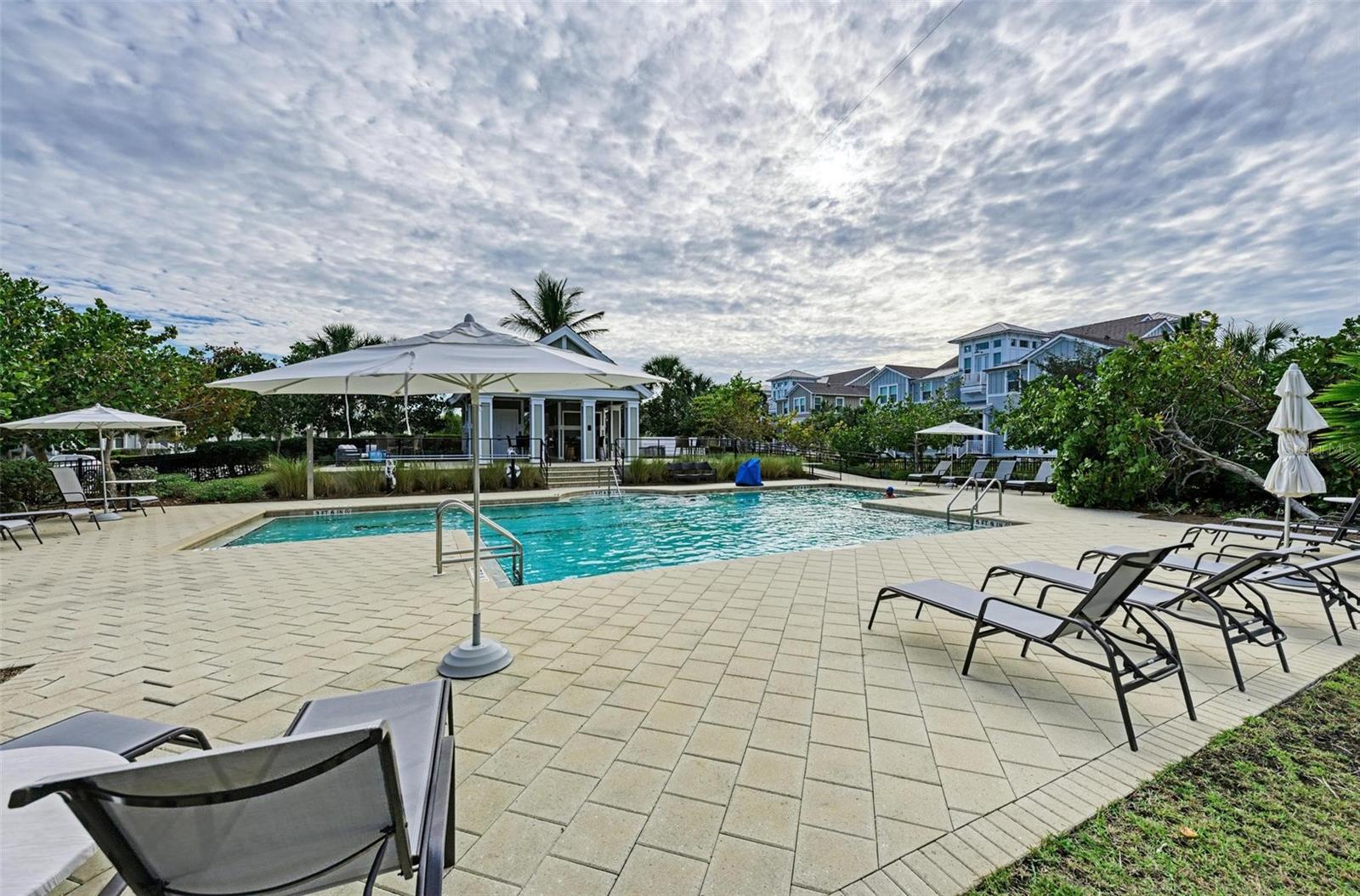 319 COMPASS POINT DR #201
