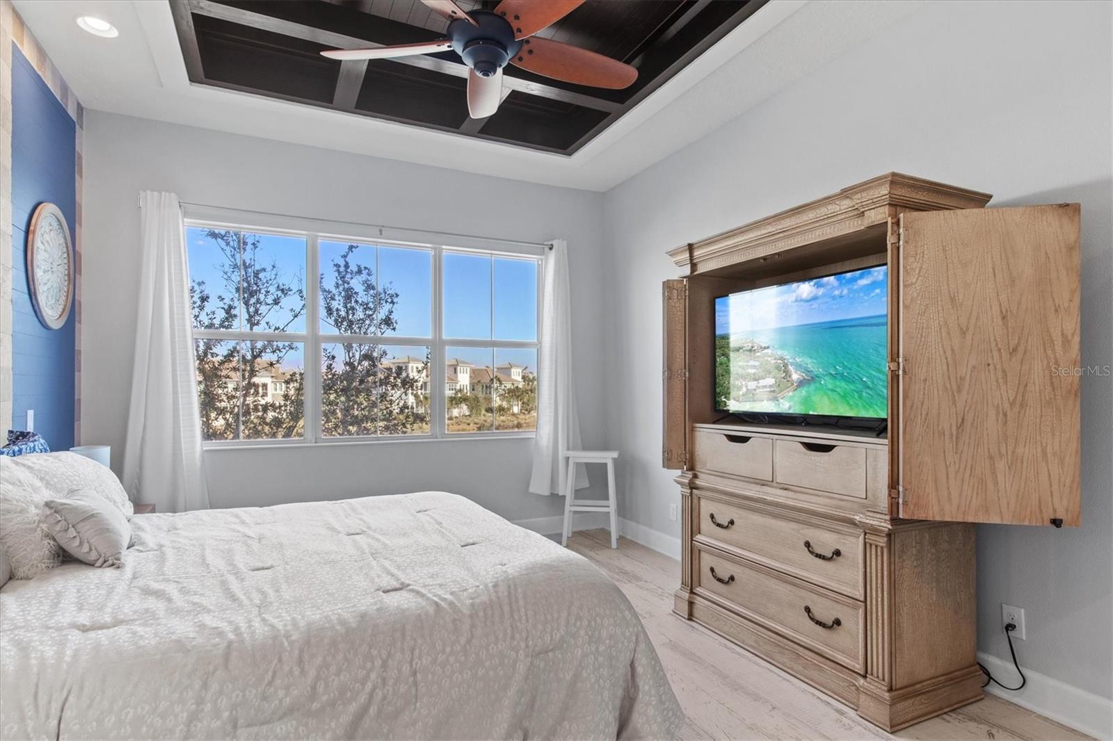 319 COMPASS POINT DR #201