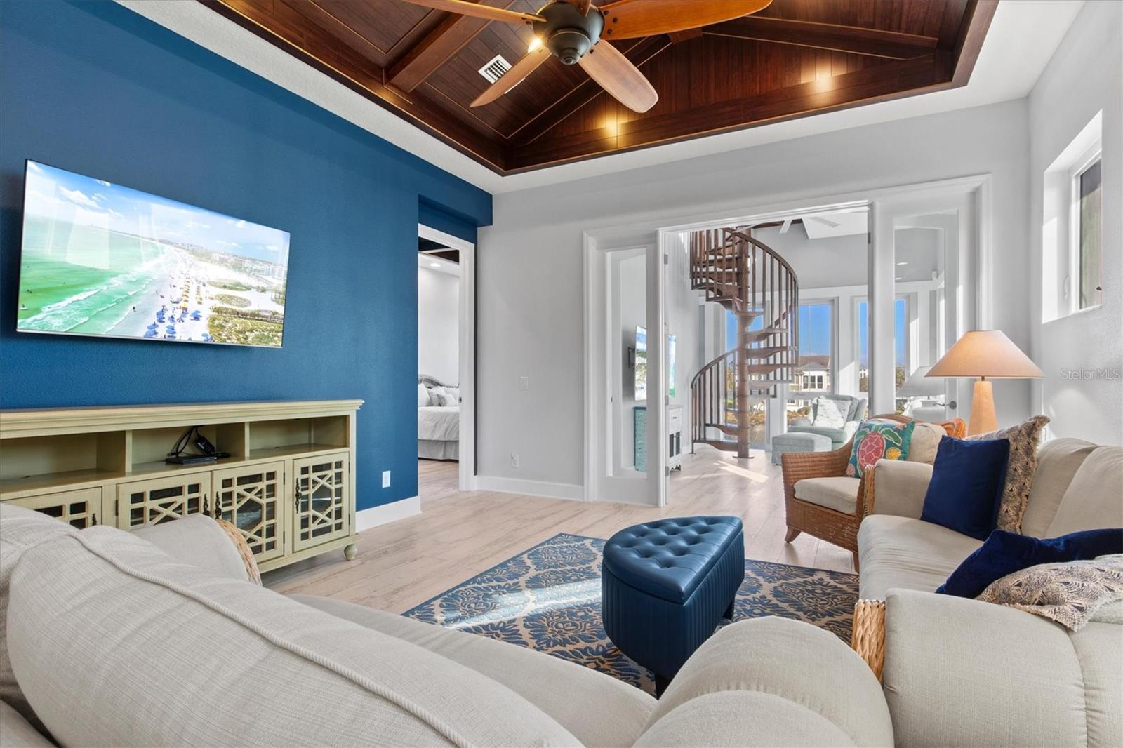 319 COMPASS POINT DR #201