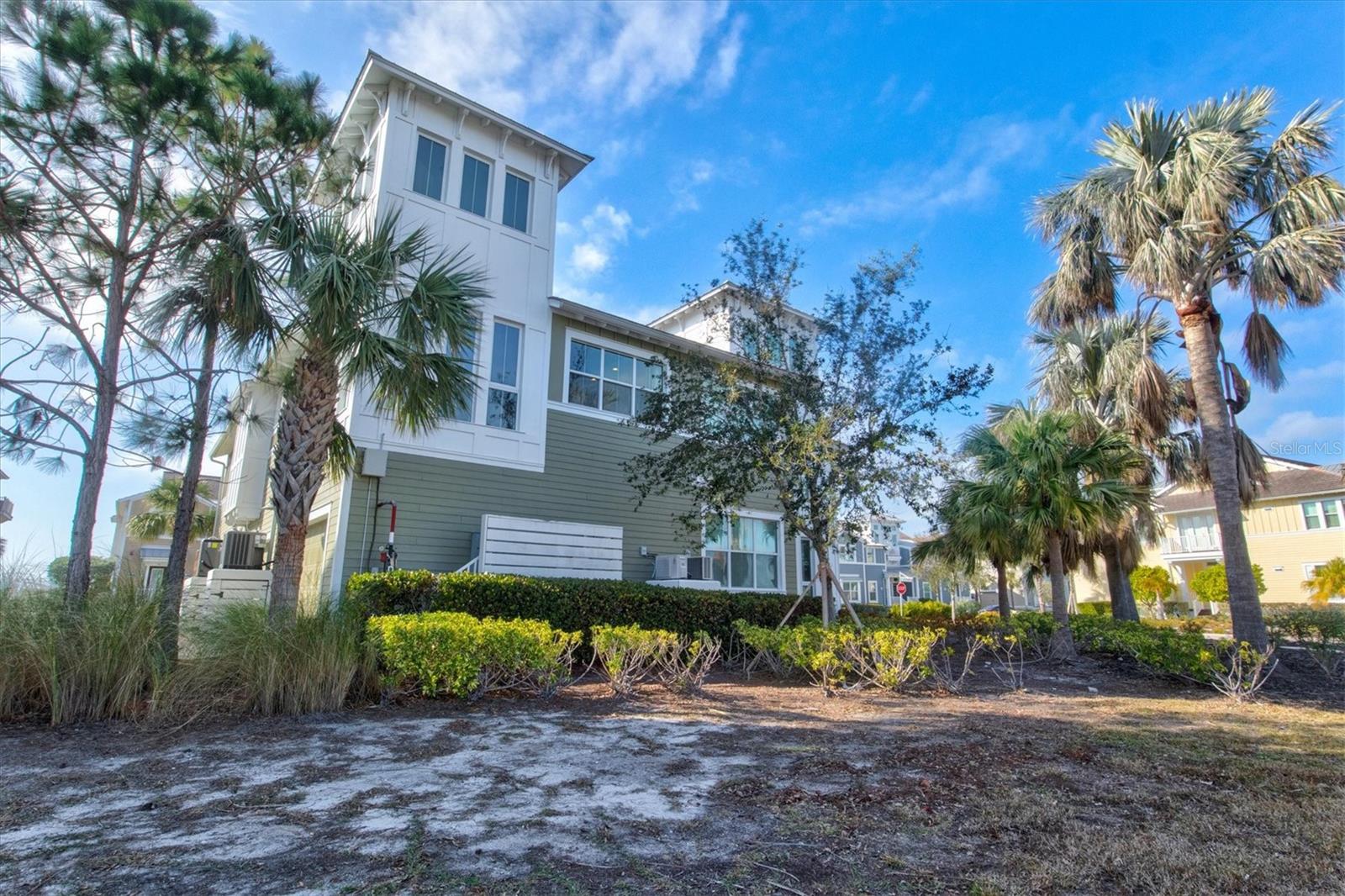 319 COMPASS POINT DR #201