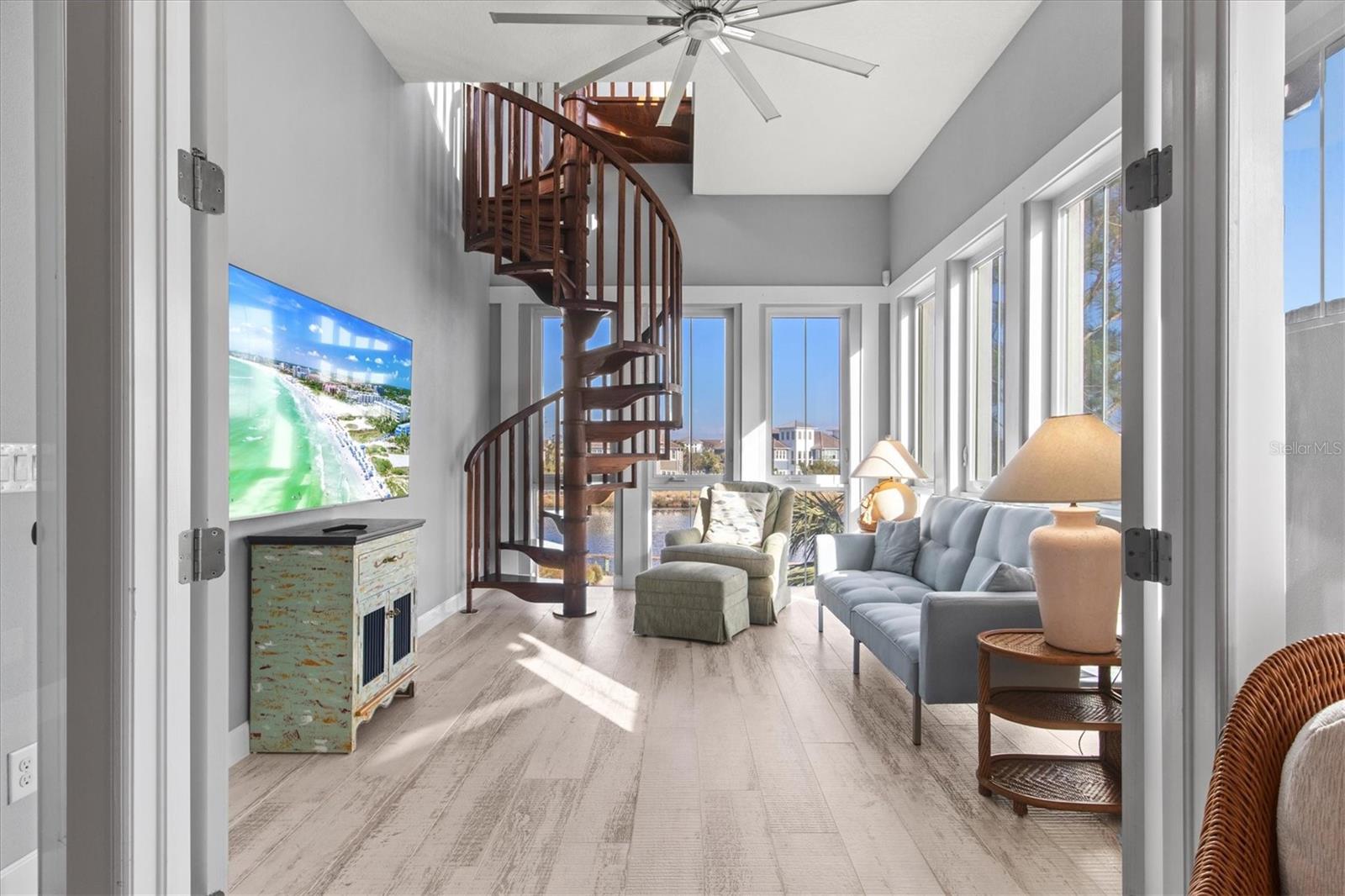 319 COMPASS POINT DR #201