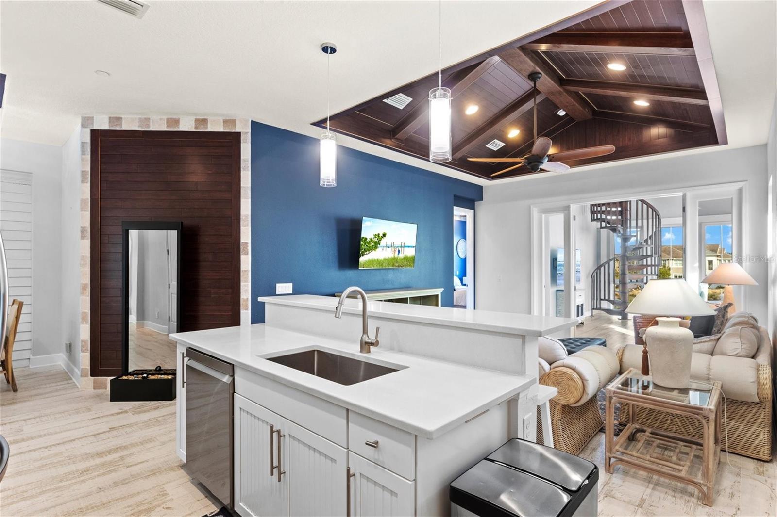 319 COMPASS POINT DR #201