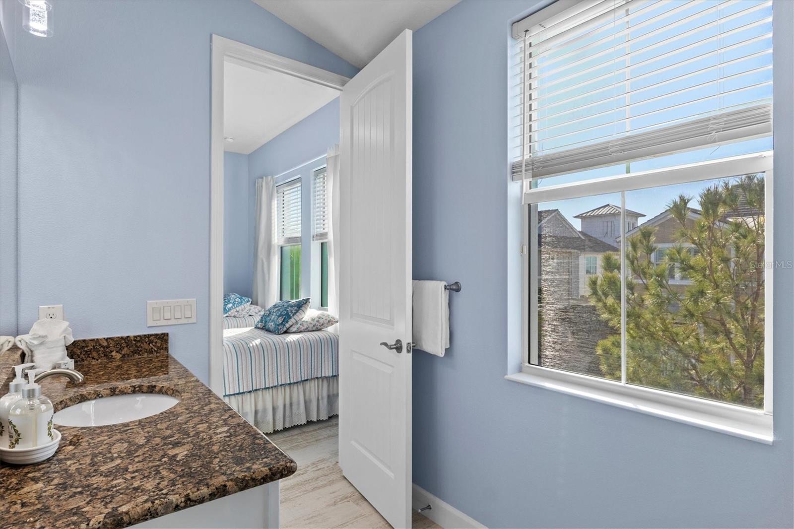 319 COMPASS POINT DR #201