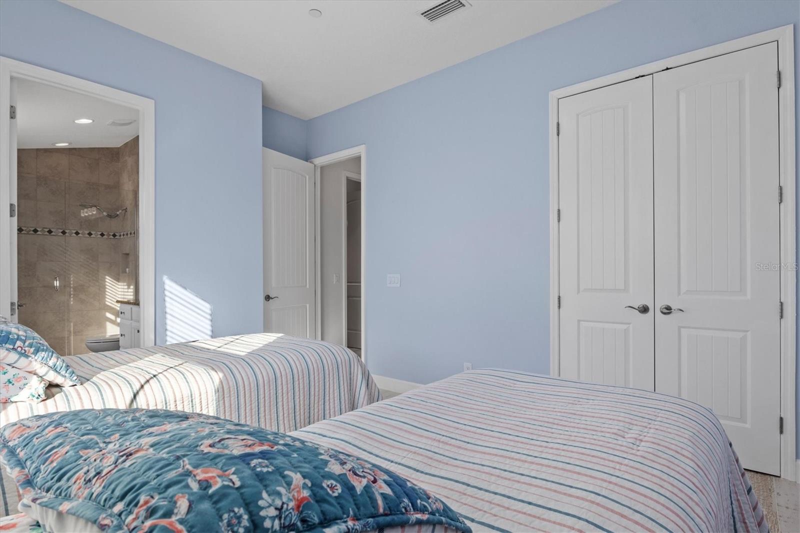 319 COMPASS POINT DR #201