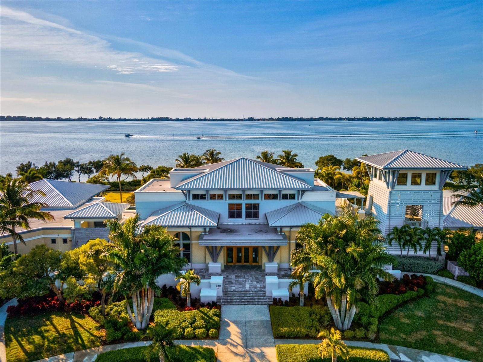 319 COMPASS POINT DR #201