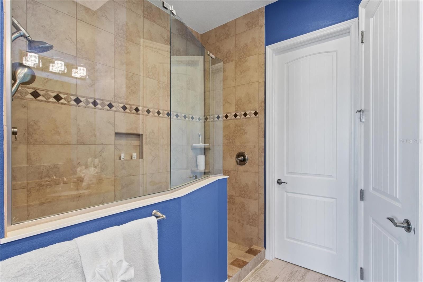 319 COMPASS POINT DR #201