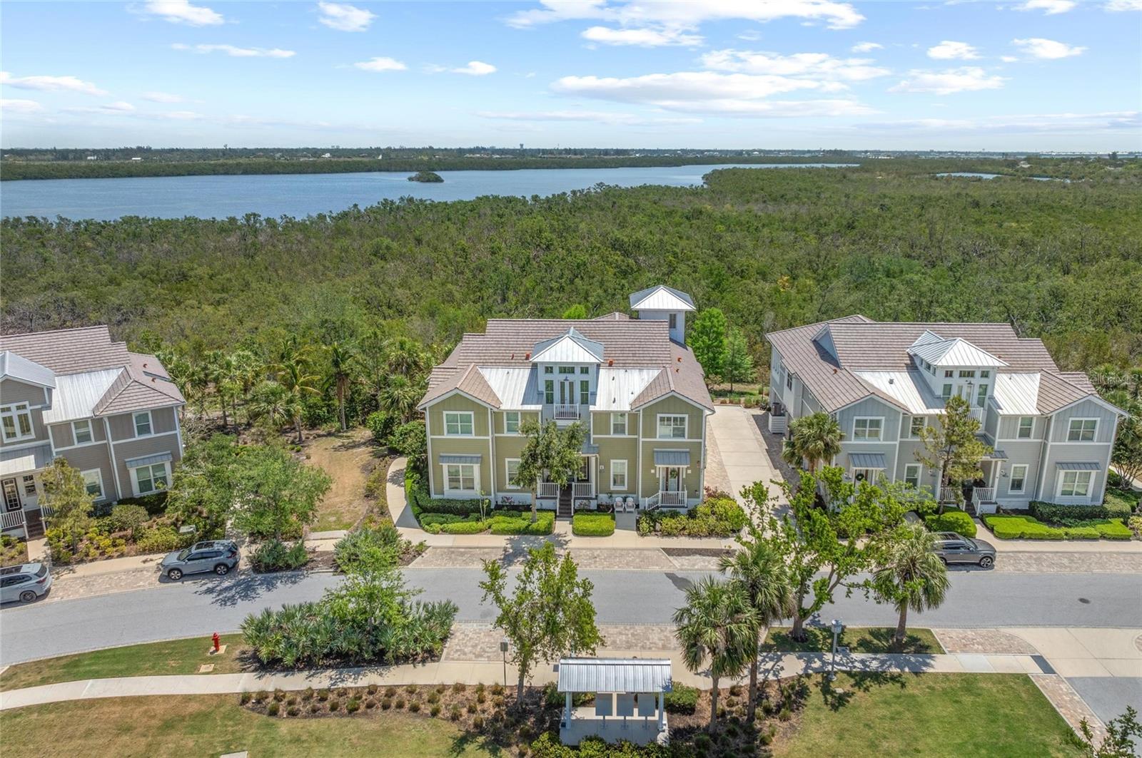 241 SAPPHIRE LAKE DR #201