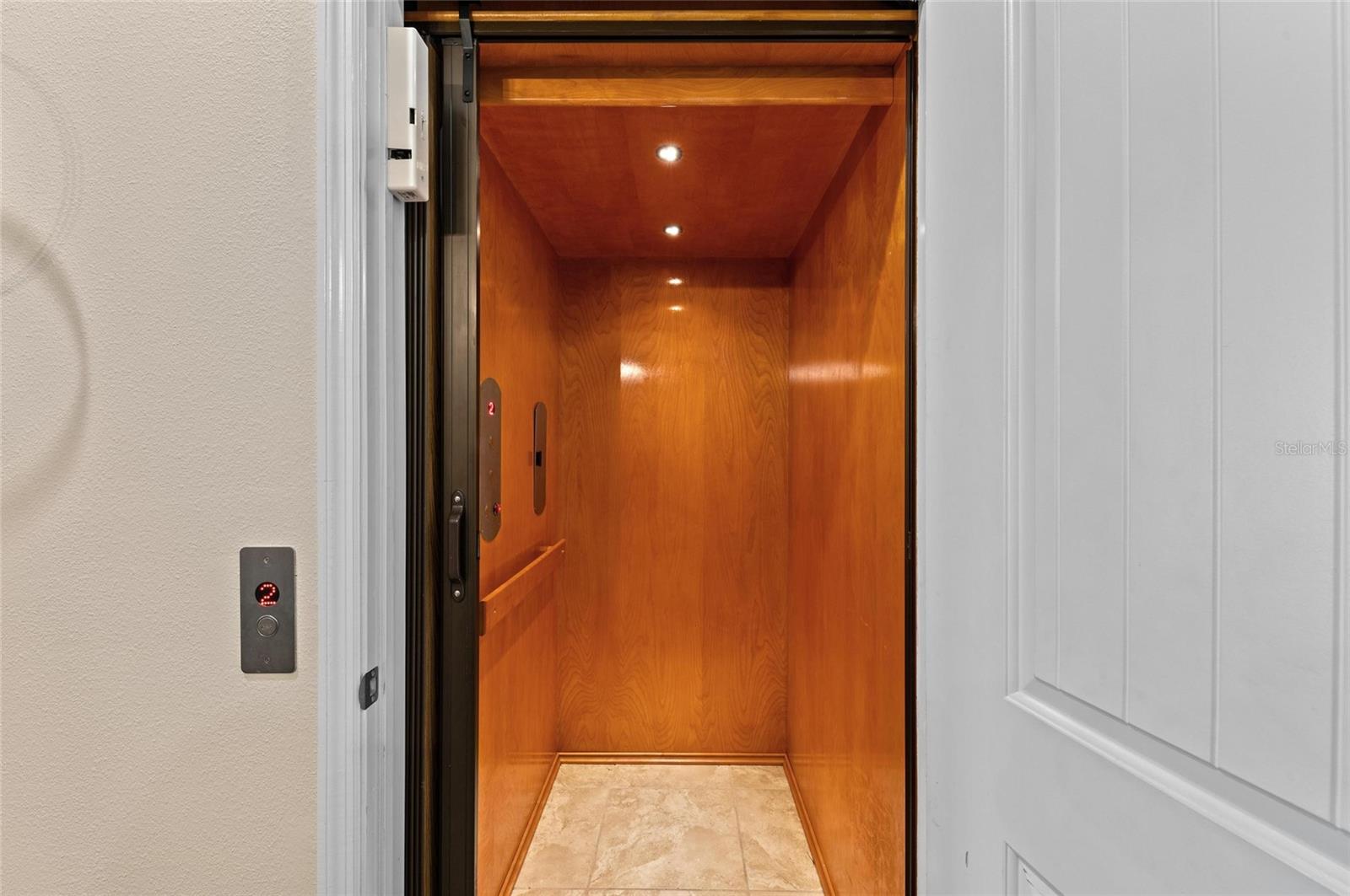 241 SAPPHIRE LAKE DR #201