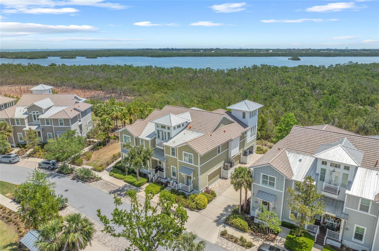 241 SAPPHIRE LAKE DR #201