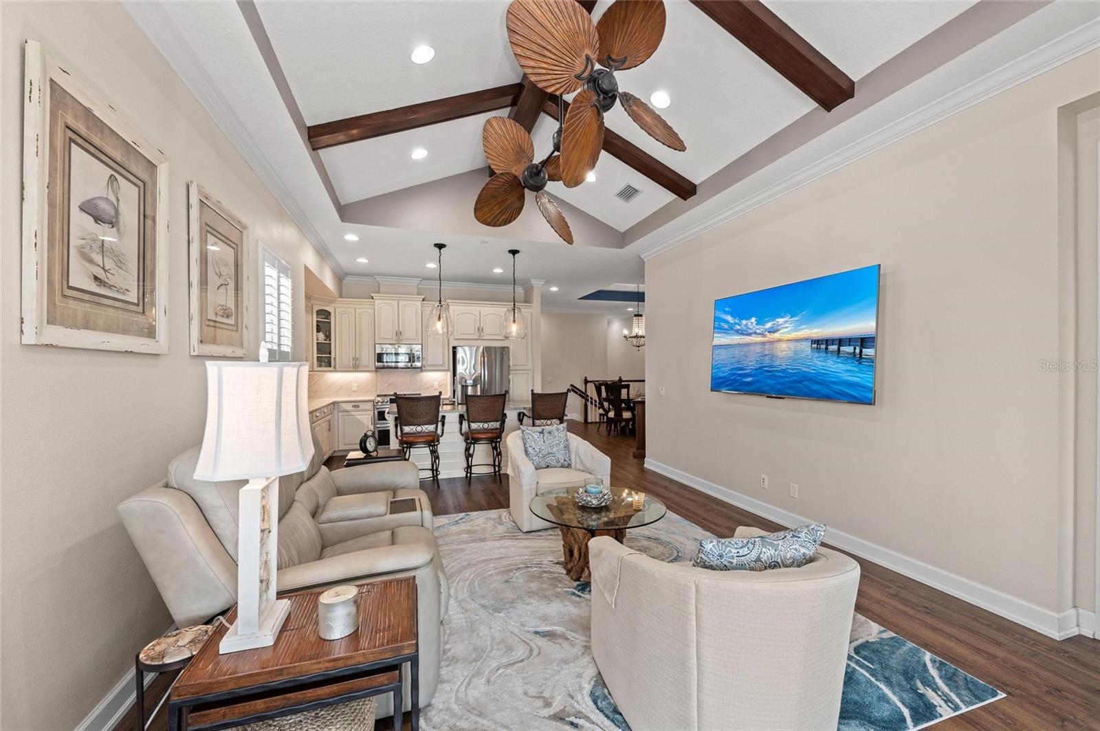 241 SAPPHIRE LAKE DR #201