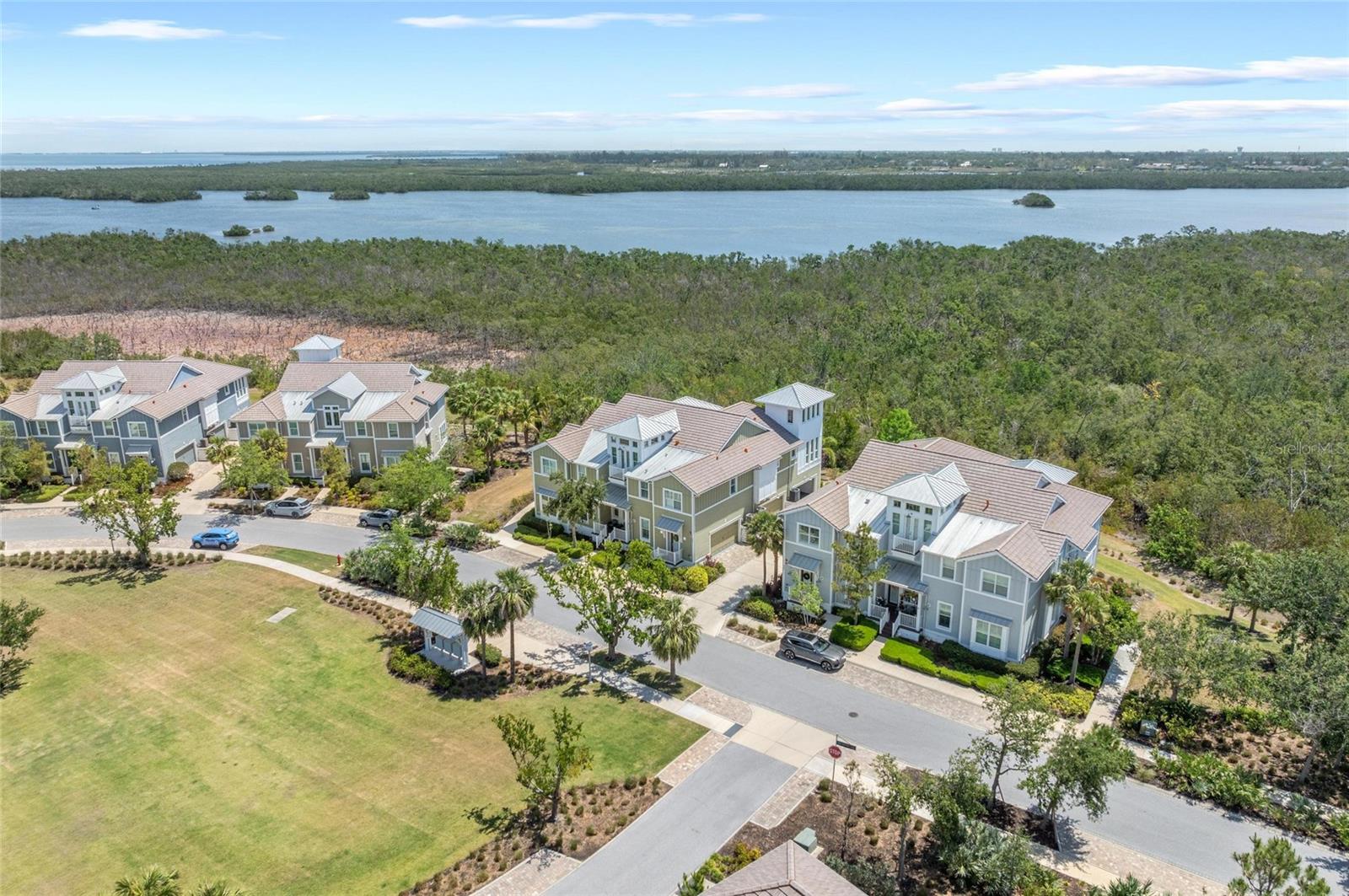 241 SAPPHIRE LAKE DR #201