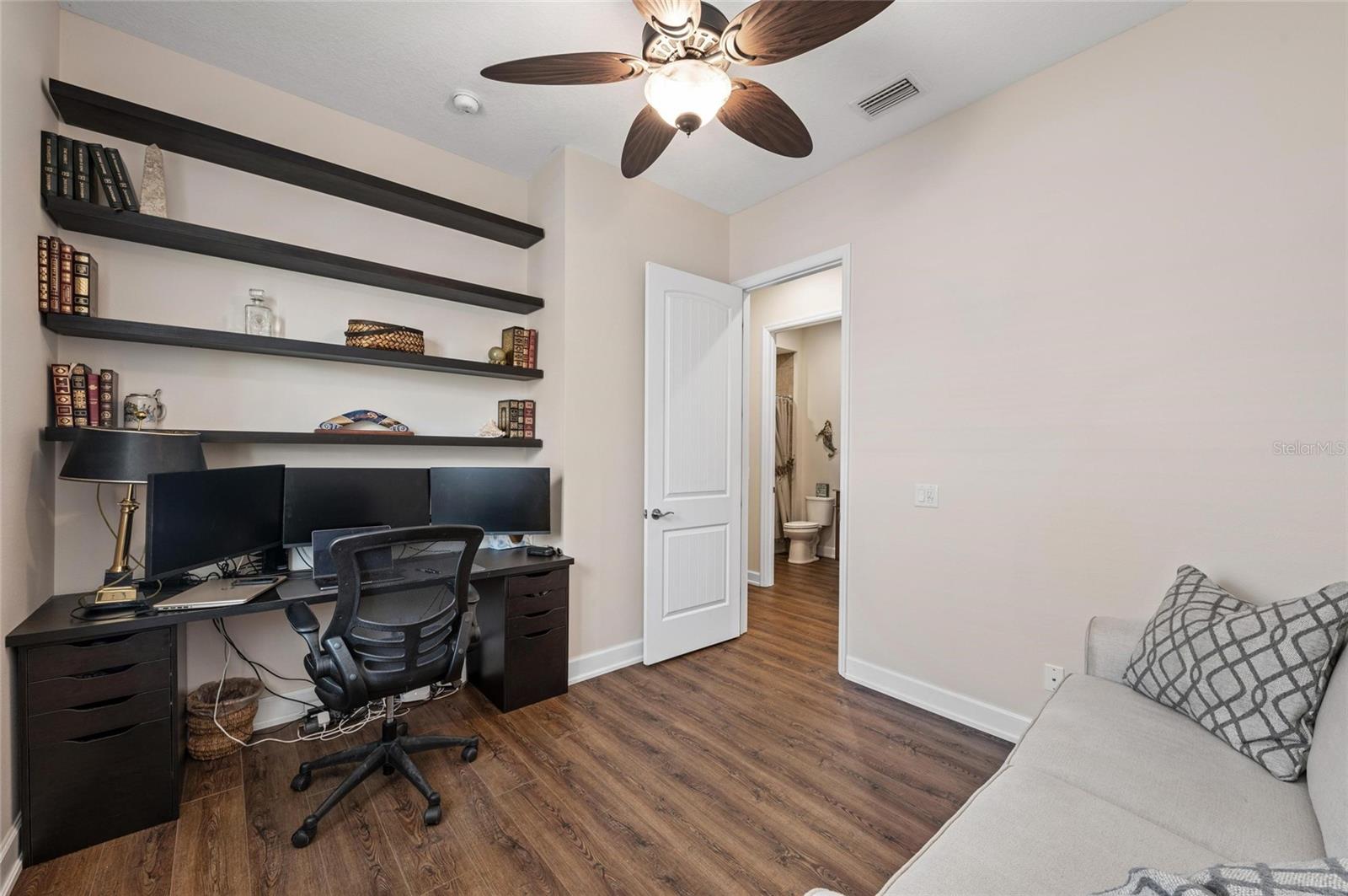 241 SAPPHIRE LAKE DR #201