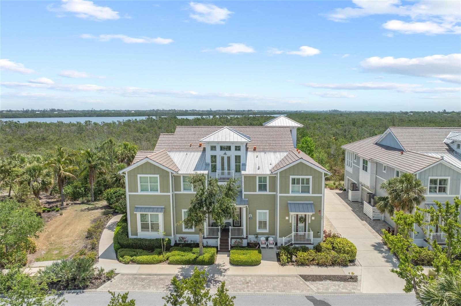 241 SAPPHIRE LAKE DR #201
