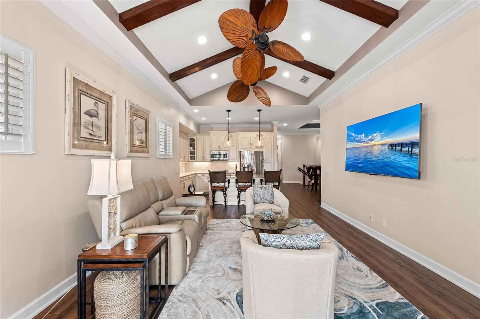 241 SAPPHIRE LAKE DR #201