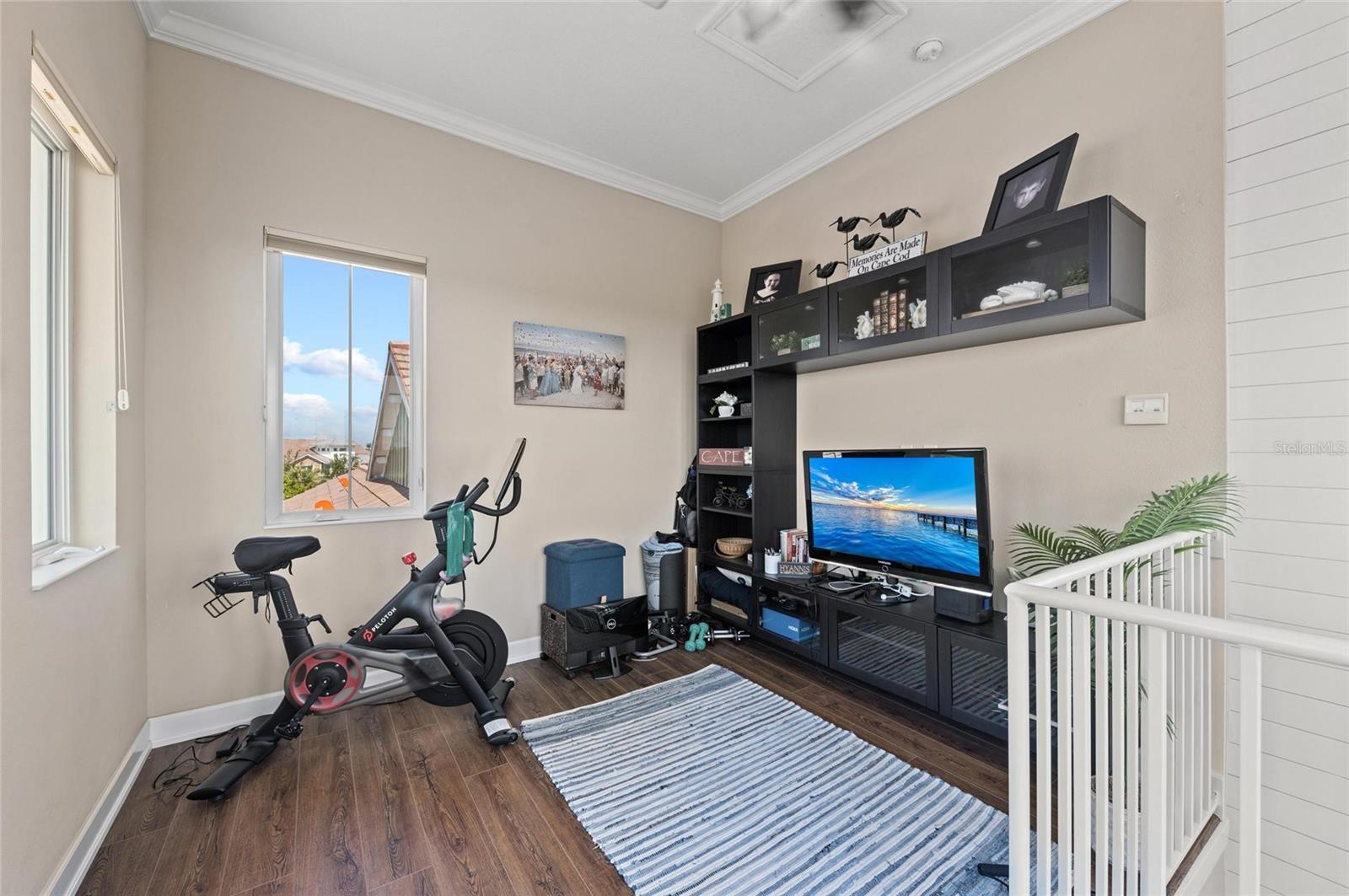 241 SAPPHIRE LAKE DR #201