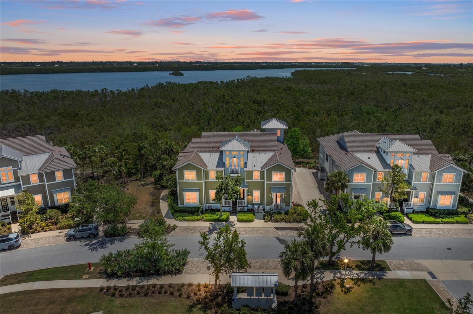 241 SAPPHIRE LAKE DR #201