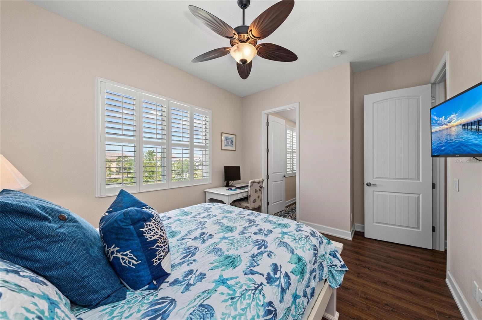 241 SAPPHIRE LAKE DR #201