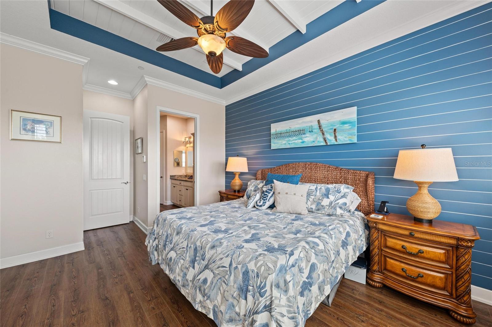 241 SAPPHIRE LAKE DR #201