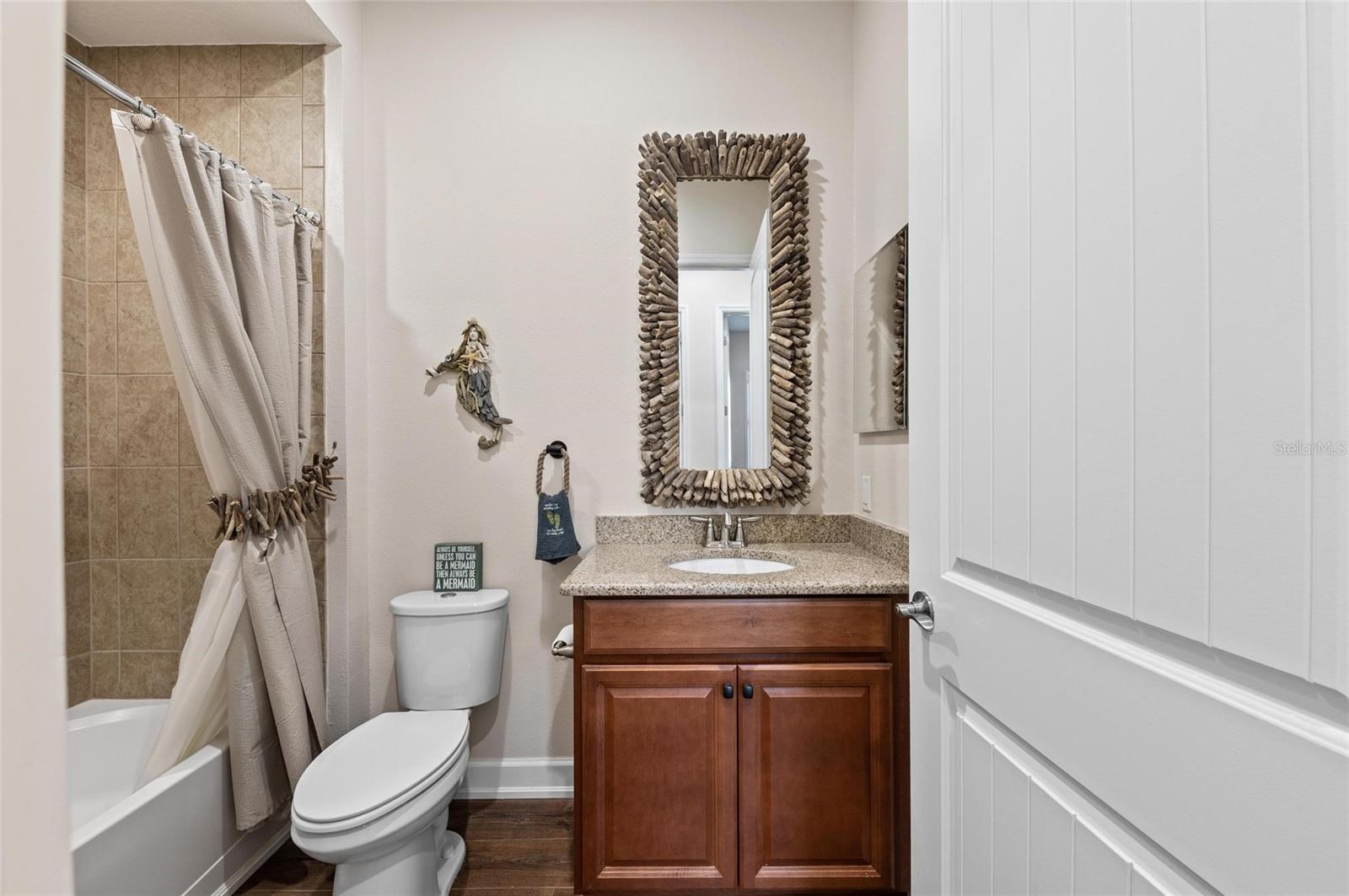 241 SAPPHIRE LAKE DR #201